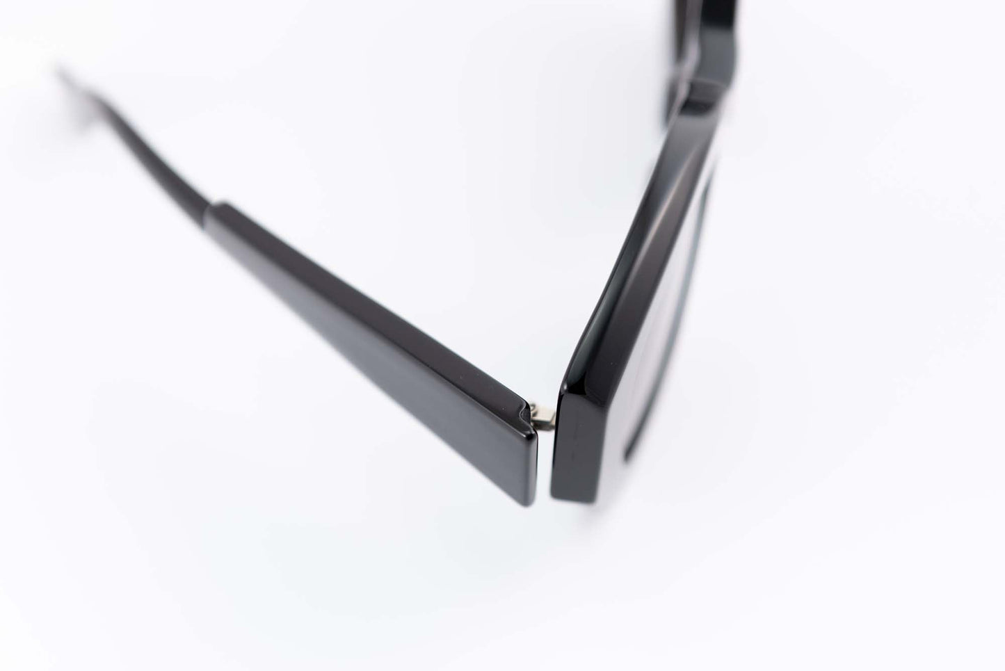 Kuboraum Occhiali da sole Nero / Acetato / Gatta Kuboraum Maske B2 BS: occhiale nero a farfalla oversize con lenti fumo
