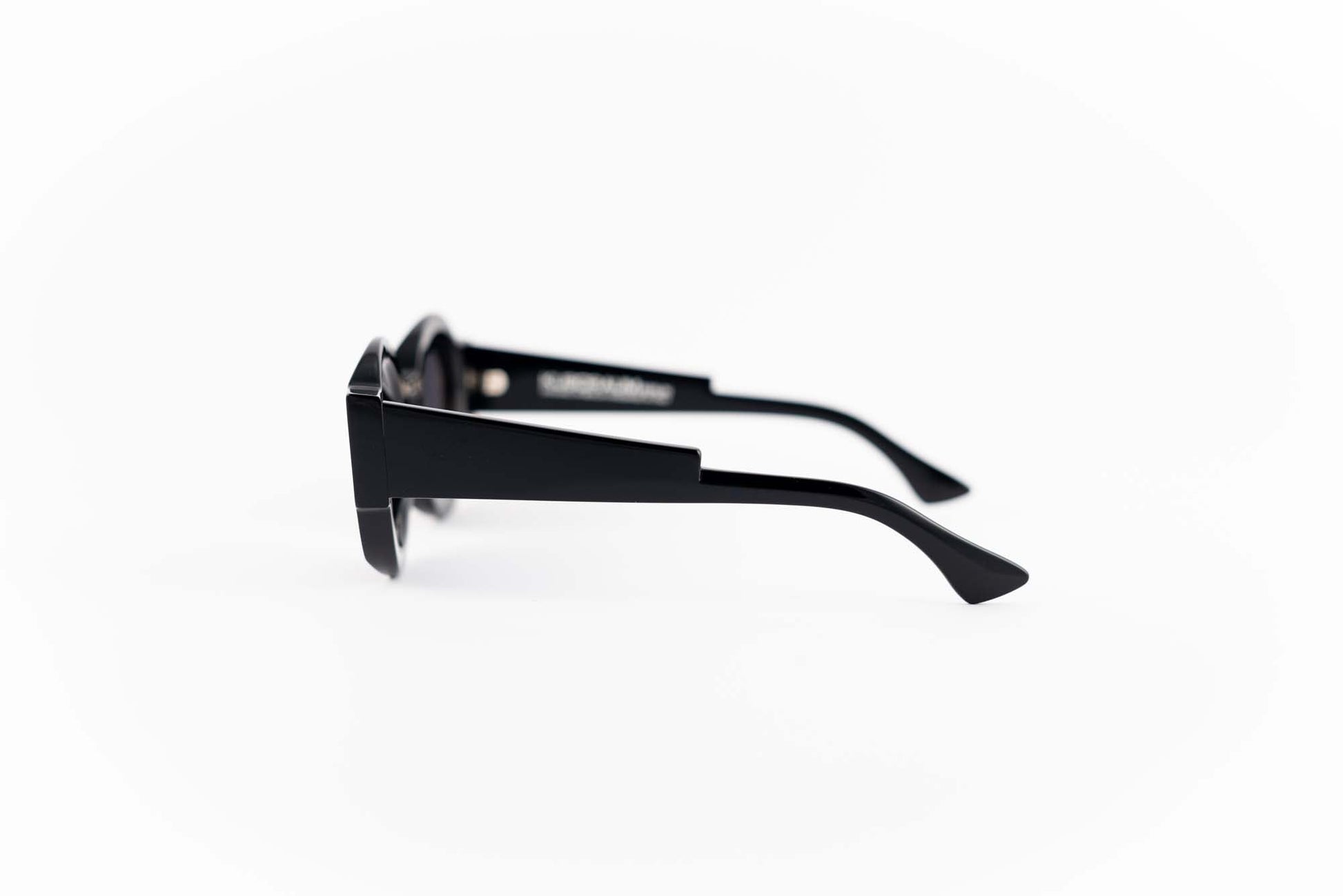 Kuboraum Occhiali da sole Nero / Acetato / poligonale Kuboraum MASKE X22 BS: occhiale in acetato nero poligonale da sole