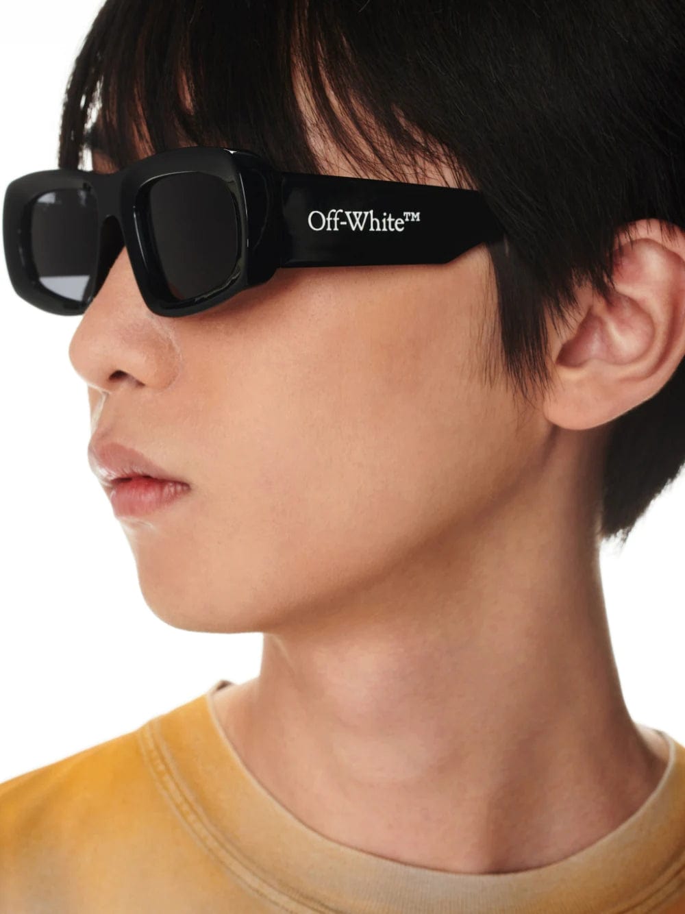 Off-White Austin: black oval sunglasses with dark gray lenses