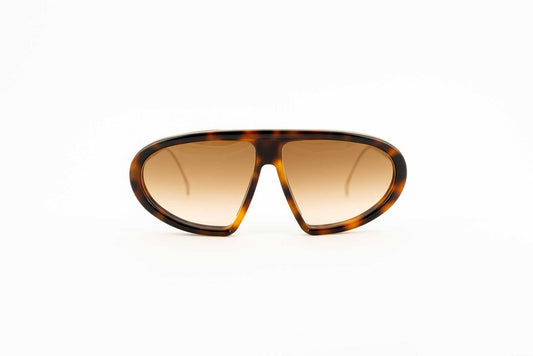 Haffmans & Neumeister + Marcus Paul: Betsabe 603 - Spectaclo.com - eyewear store - Occhiali da sole - 61 / Tartaruga / Oversize