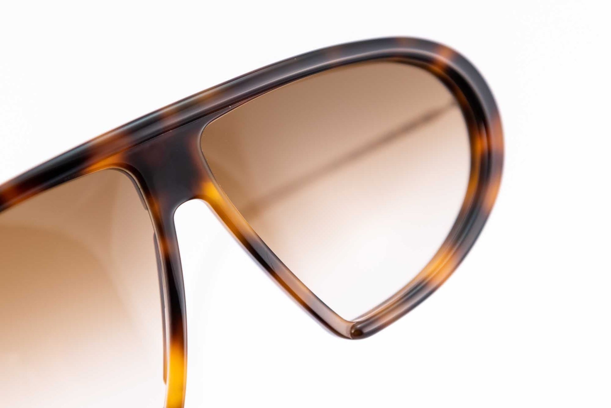 Haffmans & Neumeister + Marcus Paul: Betsabe 603 - Spectaclo.com - eyewear store - Occhiali da sole -