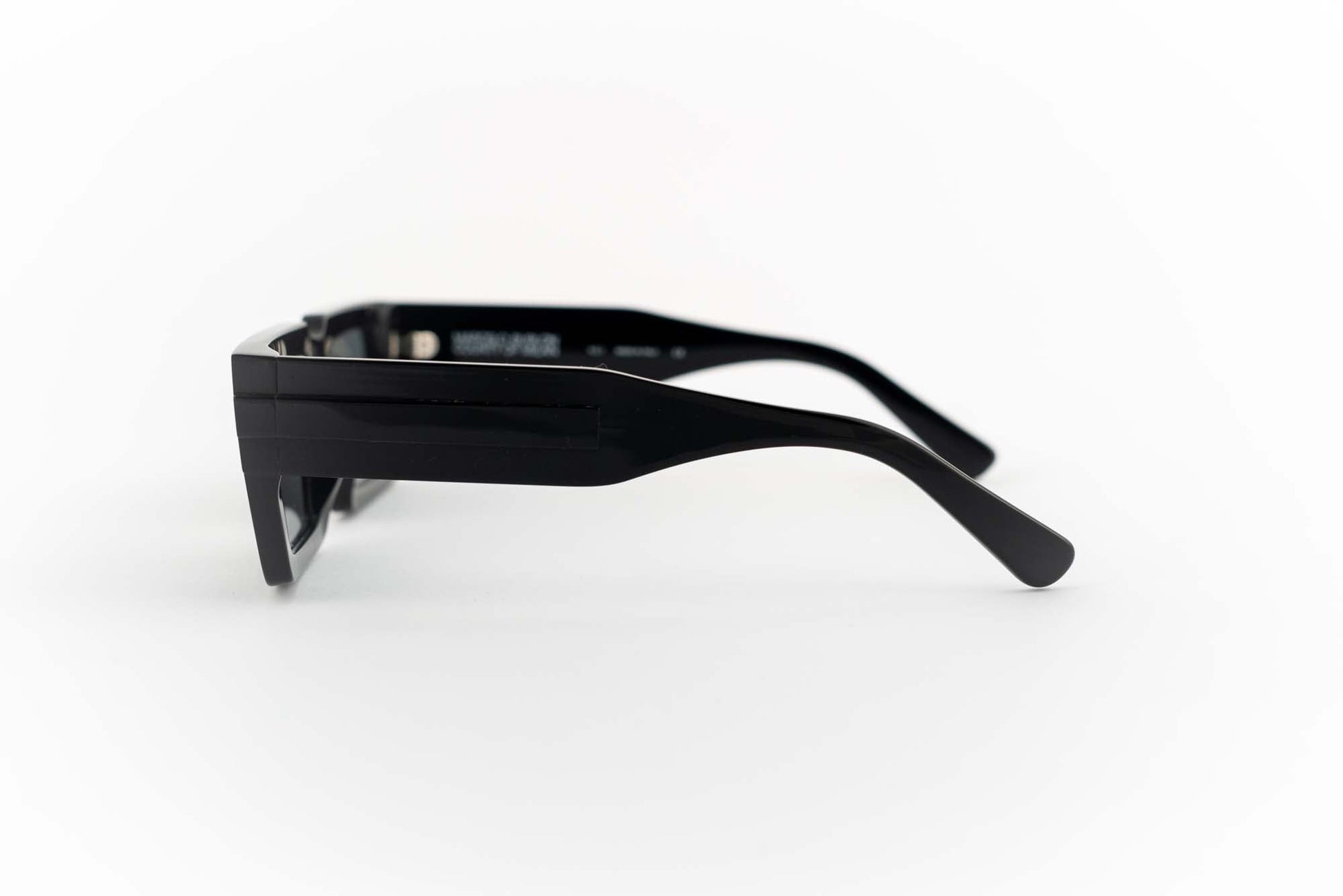 Marcelo Burlon occhiale da sole Tineo black 1007 - Spectaclo.com - eyewear store - Occhiali da sole -