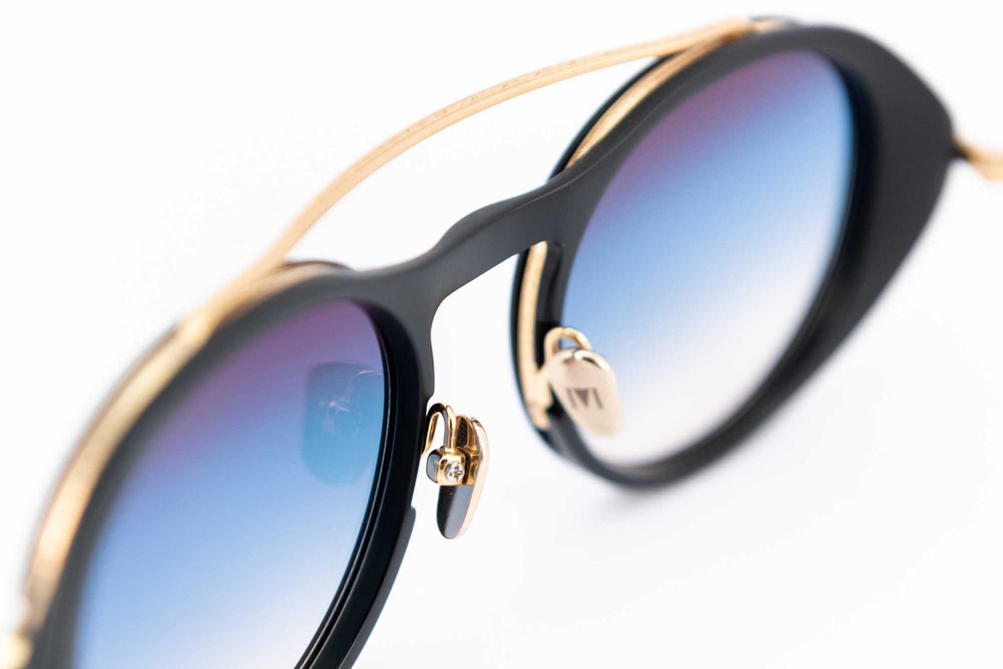 Occhiale da sole Masunaga K-3: Sirius Black/Gold #19 - Spectaclo.com - eyewear store - Occhiali da sole -